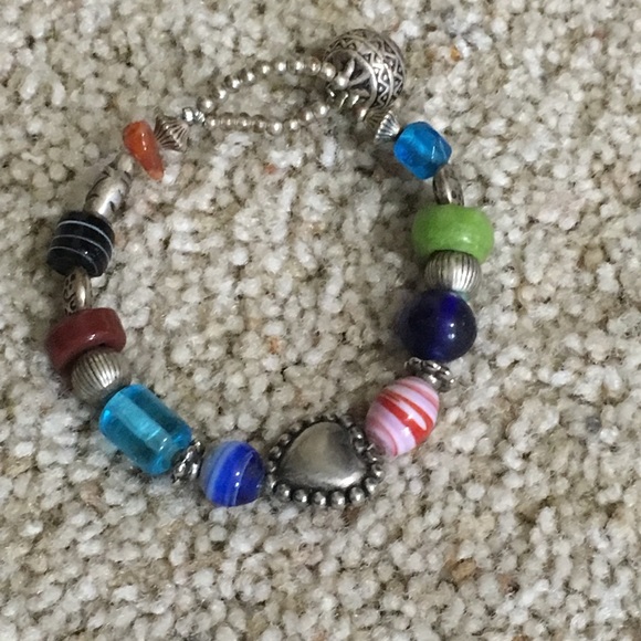 Jewelry - Gorgeous silver and glass beaded heart bracelet